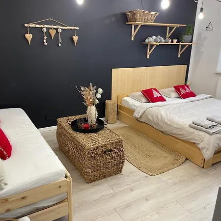 Bytecek U Lesa Apartment *